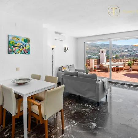 Charming Stay, Big Terrace, 2 Min To & Sea View Lejlighed